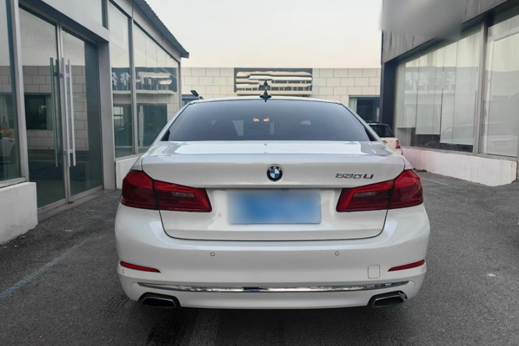 宝马5系 2020款 530Li 尊享型 豪华套装车身外观6001