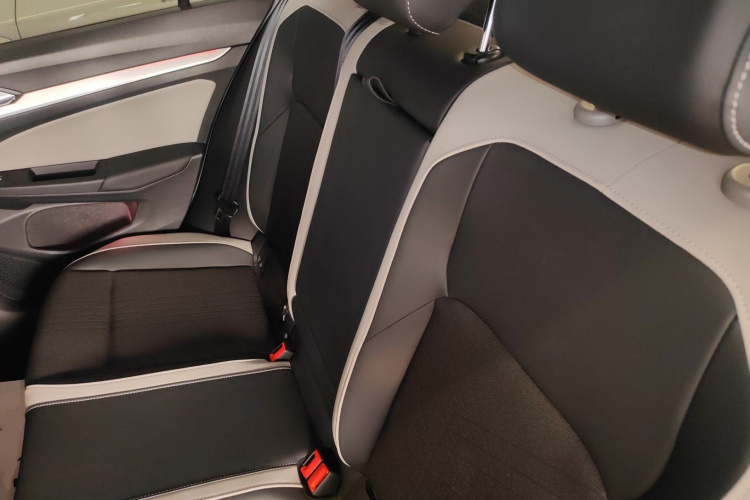 大众 高尔夫 2023款 改款 280TSI DSG Pro中控内饰21