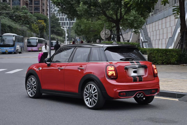 MINI 2018款 2.0T COOPER S 艺术家 五门版车身外观6004
