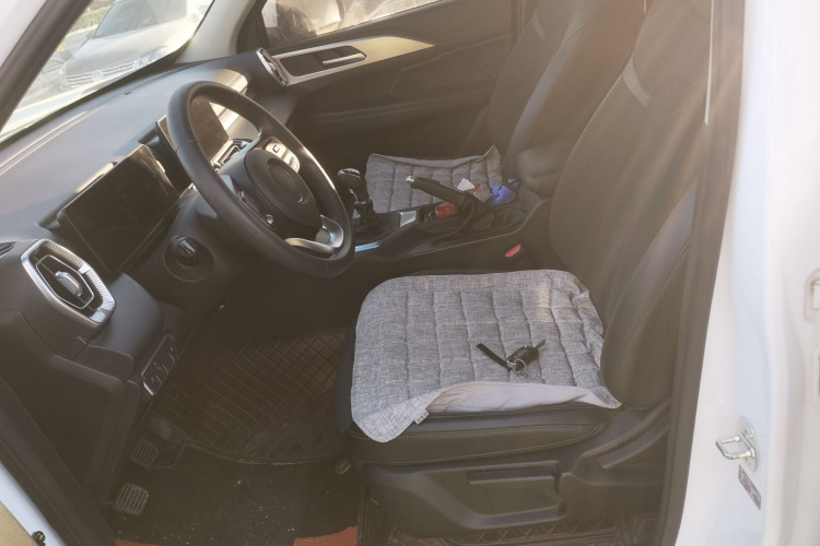 长城 金刚炮 2022款 2.0T手动柴油两驱精英型长箱GW4D20M中控内饰19