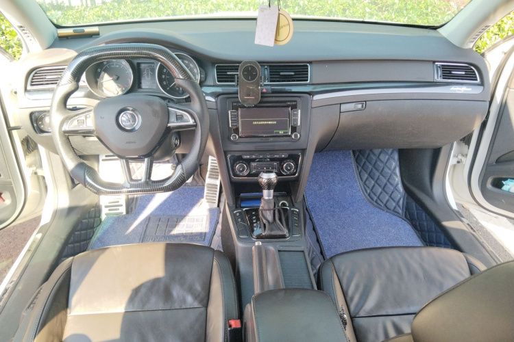 斯柯达 速尊 2014款 2.0TSI L&K限量版中控内饰12