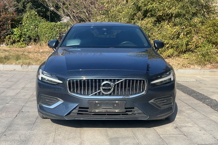沃尔沃S60 2022款 B4 智逸豪华版车身外观6004