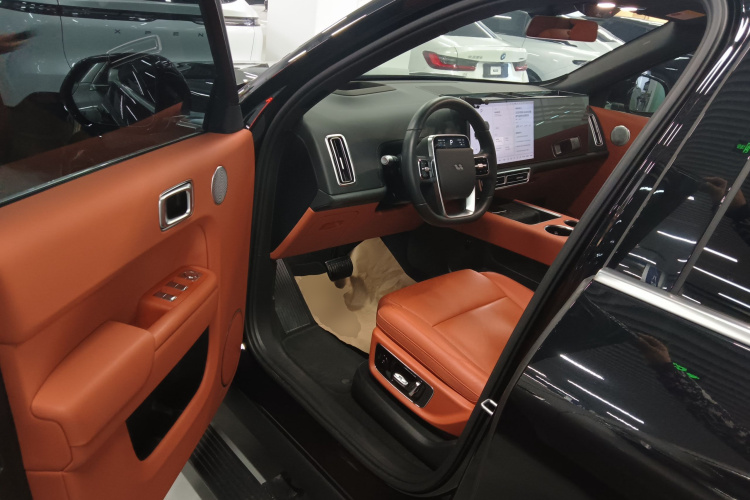 理想汽车 理想L8 2024款 Pro中控内饰7003