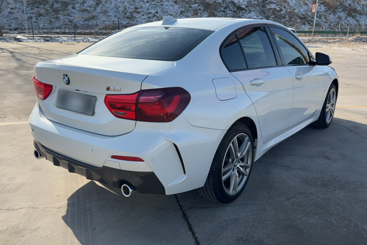 宝马1系 2020款 125i 领先型M运动套装车身外观6003