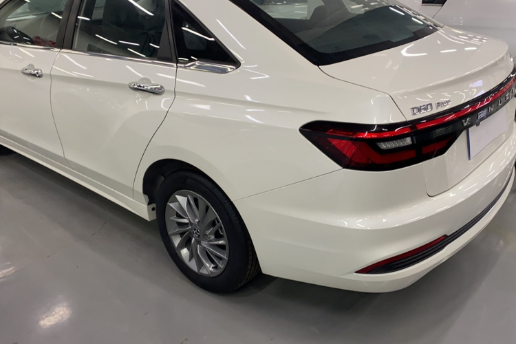 启辰D60 2023款 PLUS 1.6L XL CVT悦领版车身外观6005