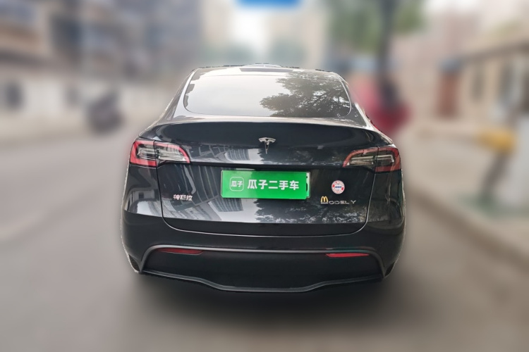特斯拉 Model Y 2024款 后轮驱动版车身外观6
