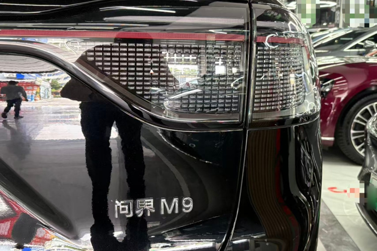 鸿蒙智行 问界M9 2024款 增程 Ultra版 52kWh 5座版车身外观6009