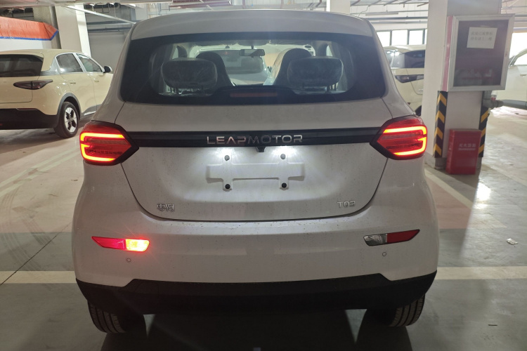 零跑汽车 零跑T03 2025款 310舒享版车身外观6