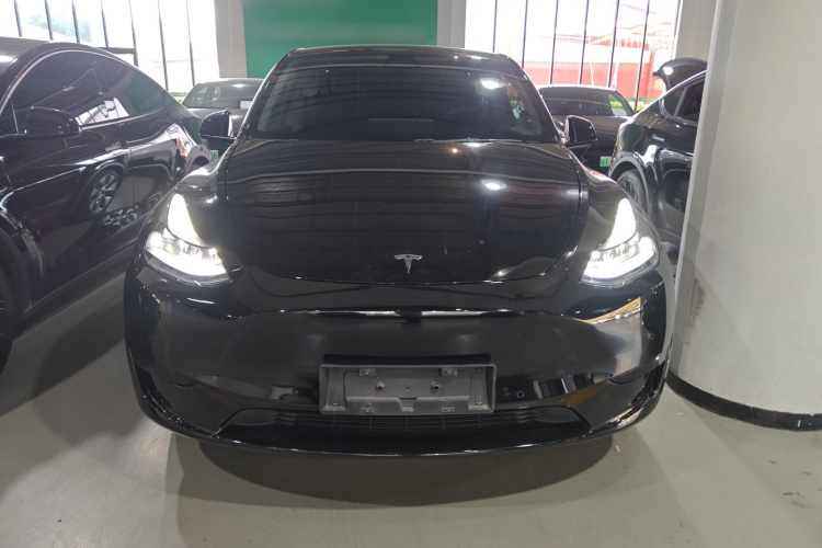 特斯拉 Model Y 2022款 改款 后轮驱动版车身外观2