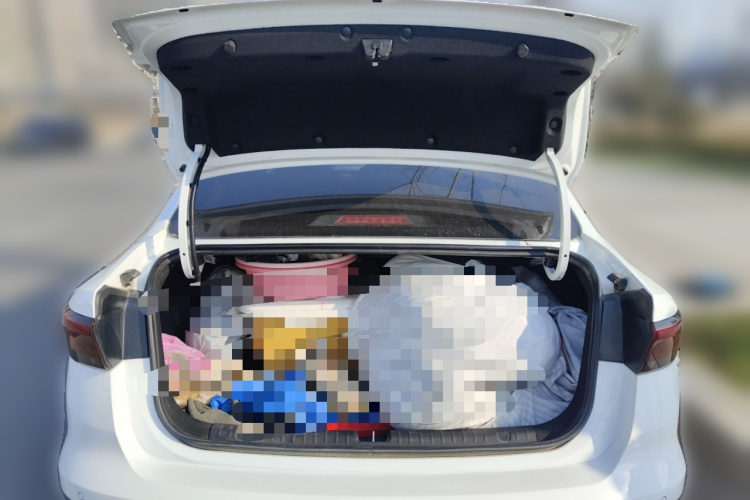 吉利汽车 帝豪 2023款 第4代冠军版 1.5L CVT豪华型中控内饰23