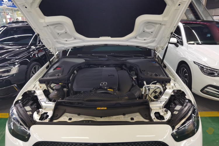 奔驰E级 2023款 改款 E 260 L 运动型局部细节24