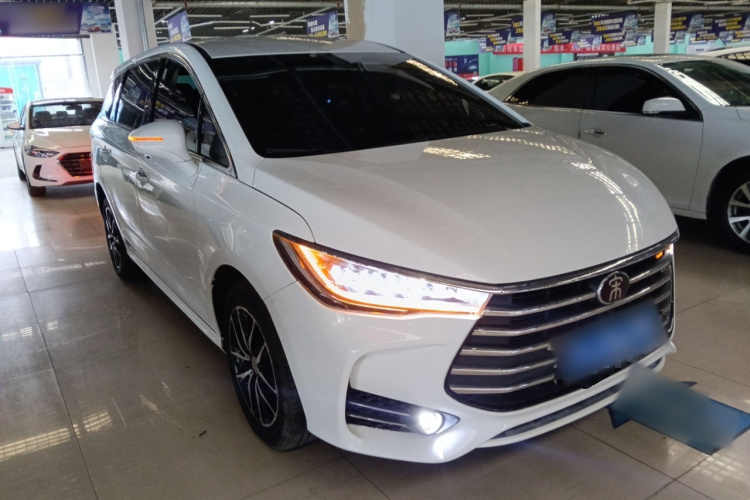 比亚迪 宋MAX 2017款 1.5T 自动智联豪华型 7座车身外观3