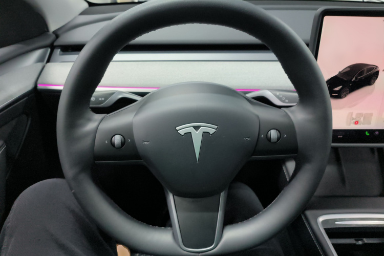 特斯拉 Model Y 2023款 后轮驱动版中控内饰13