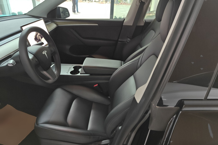 特斯拉 Model Y 2022款 改款 后轮驱动版中控内饰19