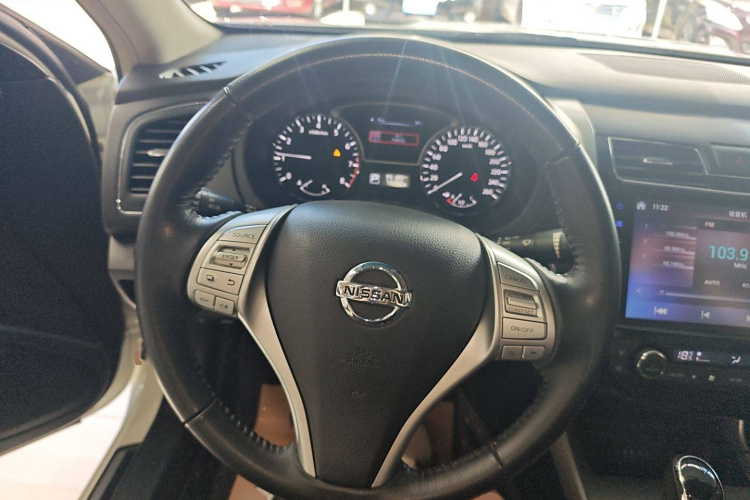 日产 天籁 2016款 改款 2.0L XL舒适版局部细节13