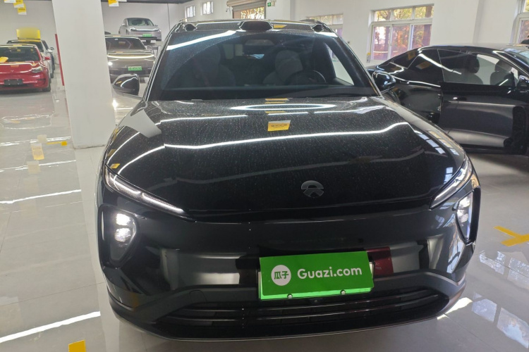 蔚来ES6 2024款 75kWh车身外观2