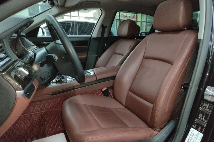 宝马7系 2014款 730Li 臻享型局部细节19