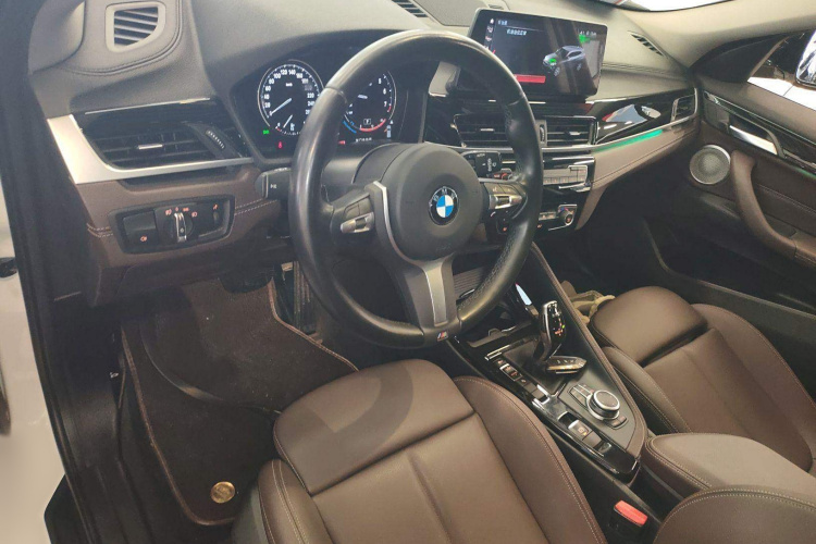 宝马X2 2021款 改款 sDrive25i M运动套装中控内饰7002