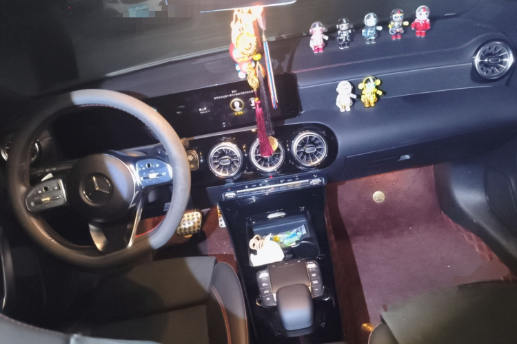 奔驰CLA 2021款 CLA 200 猎跑车中控内饰12