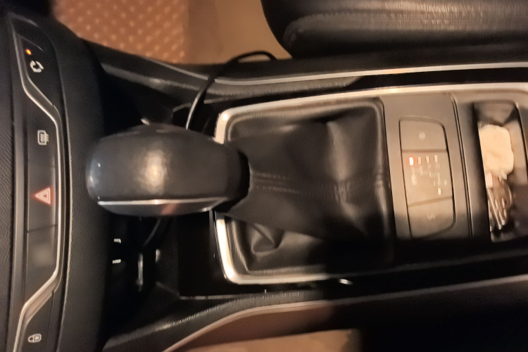 标致408 2014款 1.8L 自动豪华版局部细节18