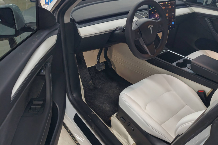特斯拉 Model Y 2022款 改款 后轮驱动版中控内饰20