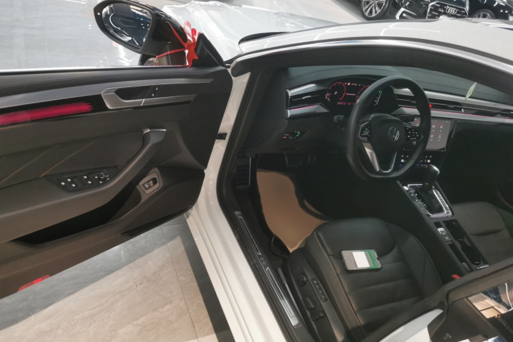 一汽-大众CC 2024款 380TSI 夺目版中控内饰7003