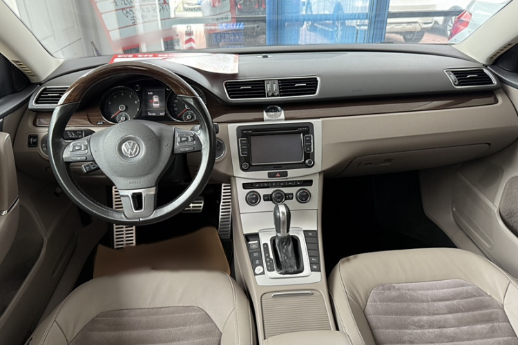 大众 迈腾 2015款 改款 1.8TSI 尊贵型中控内饰7001