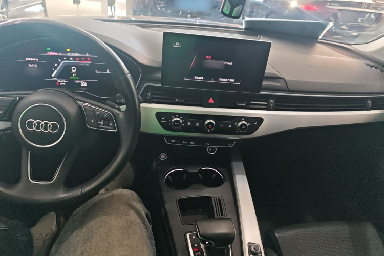 奥迪A4L 2023款 40 TFSI 时尚动感型中控内饰12