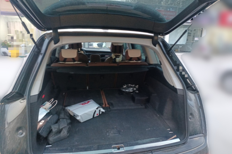 奥迪Q7 2023款 55 TFSI quattro S line运动型中控内饰23