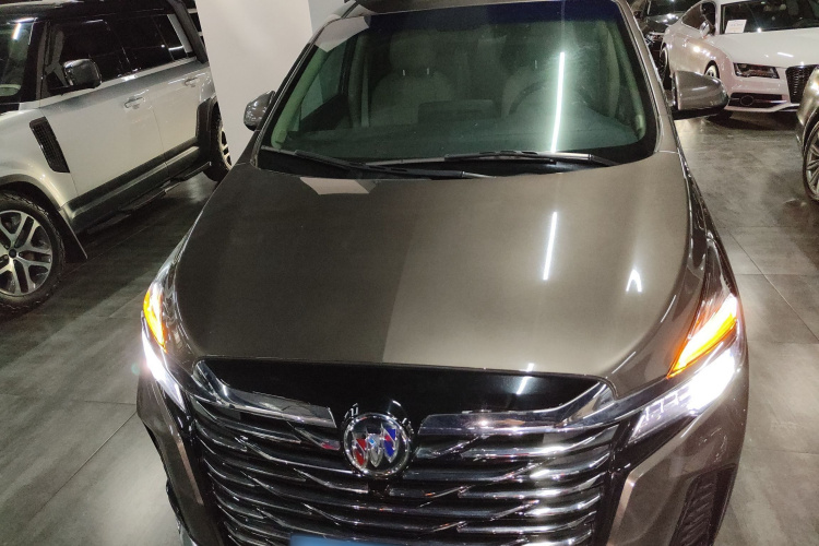 别克GL8 2023款 改款 陆上公务舱 豪华型车身外观2