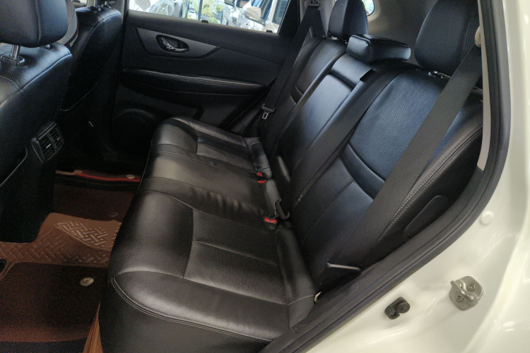 日产 奇骏 2014款 2.0L CVT舒适版 2WD中控内饰21
