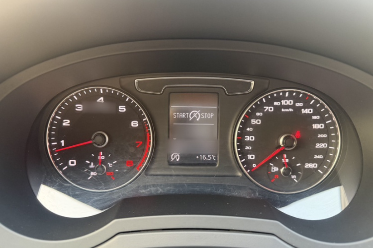 奥迪Q3 2017款 30 TFSI 时尚型局部细节14