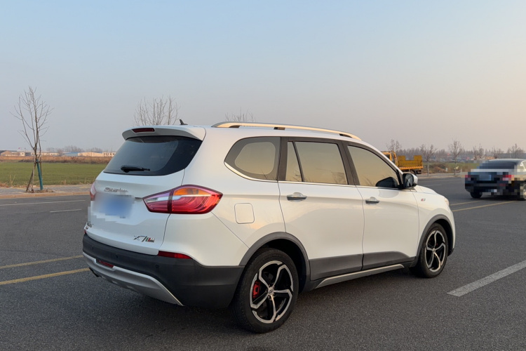 SWM斯威汽车 SWM斯威X7 2016款 1.5T 手动豪华型 7座车身外观6003