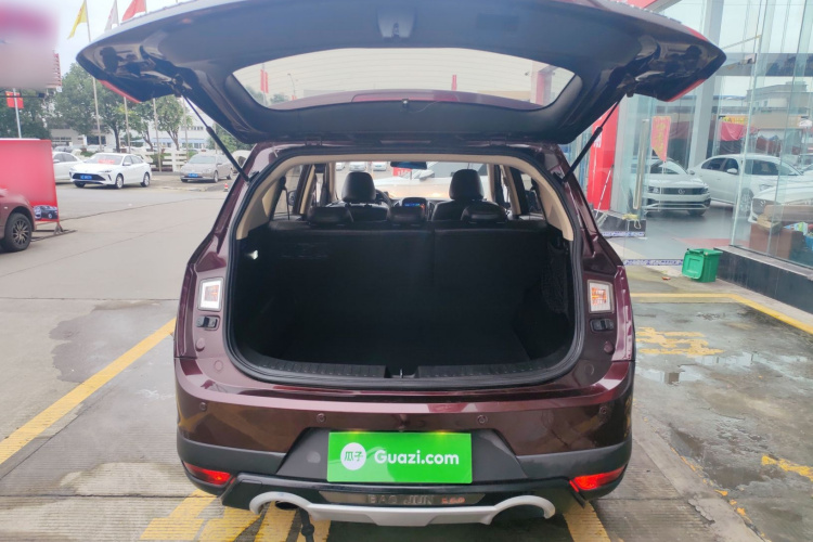 宝骏560 2016款 1.8L 手动精英型机舱底盘23