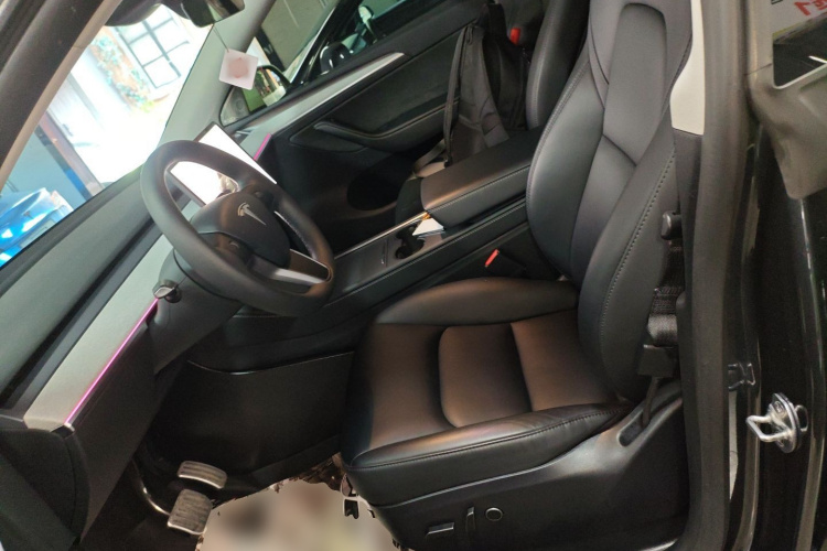 特斯拉 Model Y 2024款 后轮驱动版中控内饰19