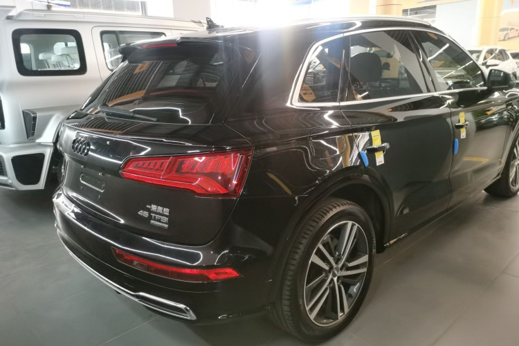 奥迪Q5L 2020款 45 TFSI 尊享运动型车身外观7