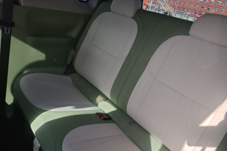 吉利银河 熊猫 2025款 210km 元气熊中控内饰21