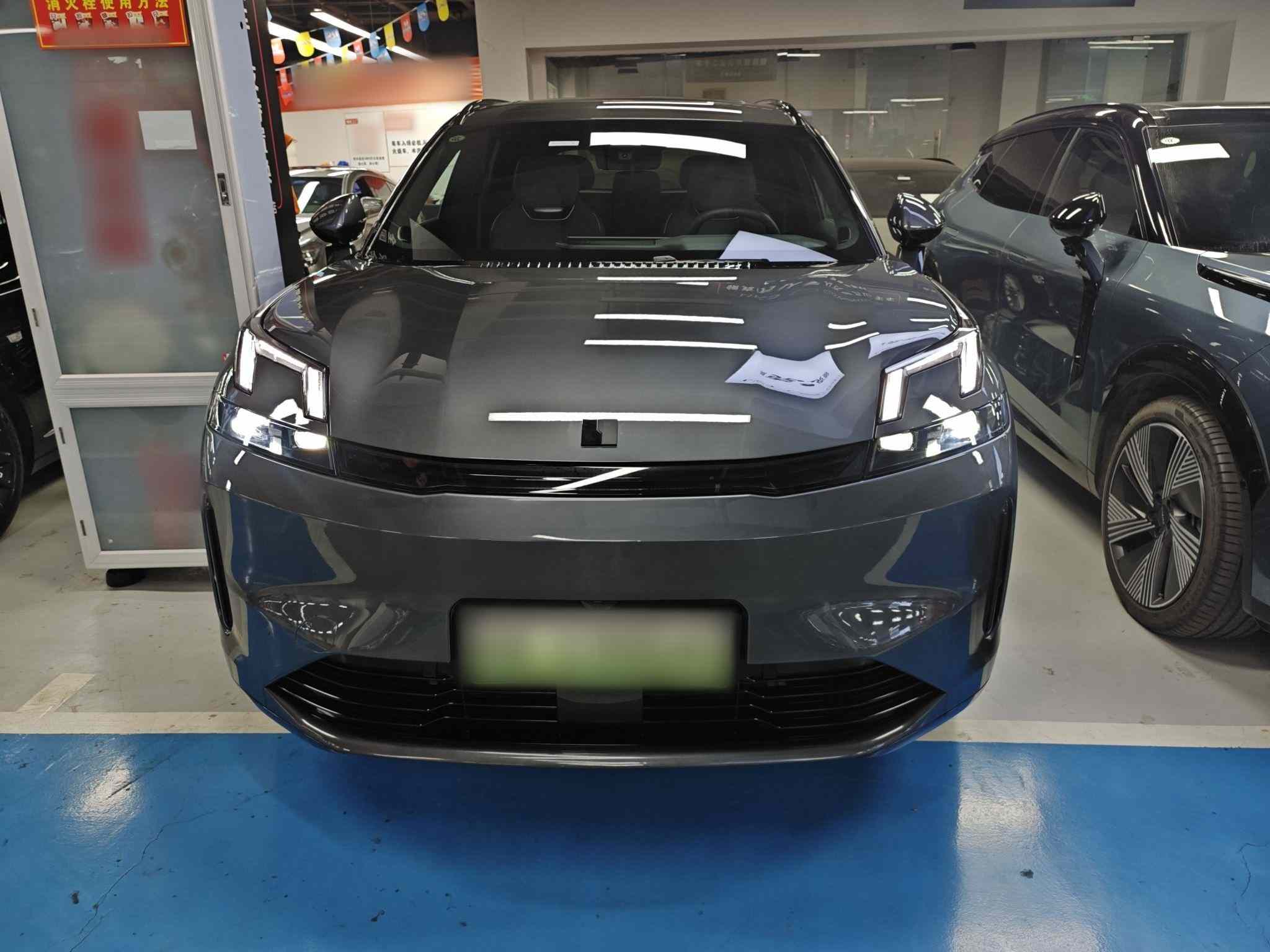 领克08 EM-P 2023款 120km 长续航Pro(1)