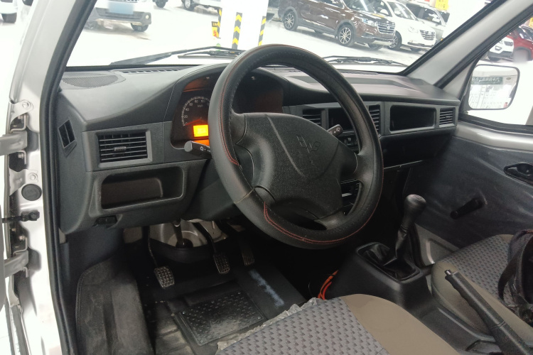 五菱汽车 五菱之光 2023款 1.5L 实用型封窗版 2座中控内饰7002