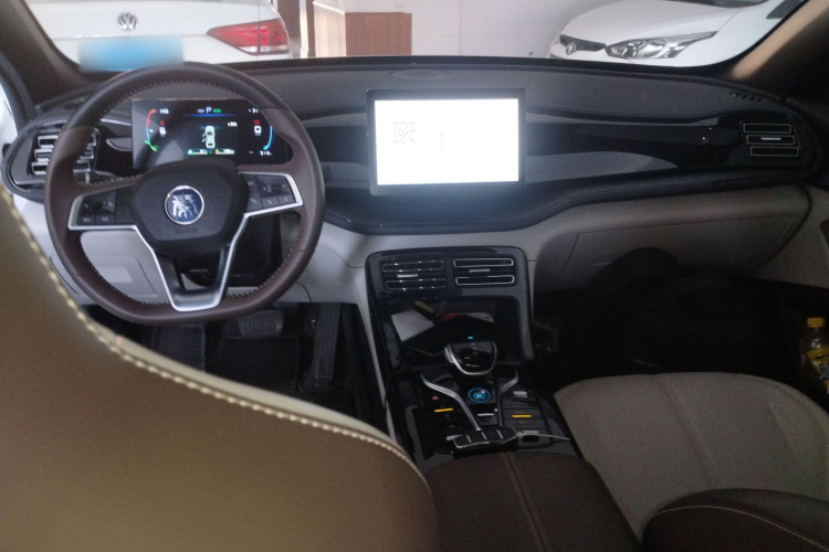 比亚迪 秦PLUS 2024款 荣耀版 DM-i 55KM领先型中控内饰7002