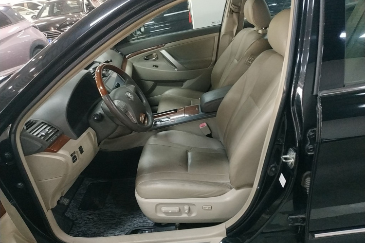 丰田 凯美瑞 2013款 200G 经典豪华版中控内饰19