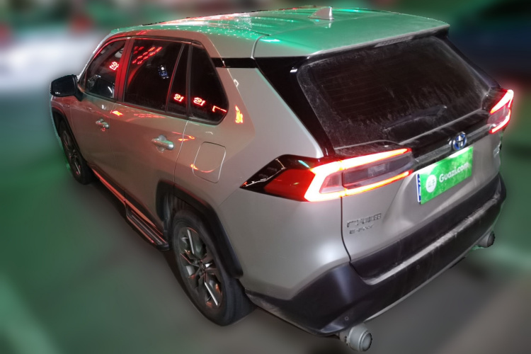 丰田 威兰达 2020款 双擎 2.5L E-CVT四驱豪华版车身外观5