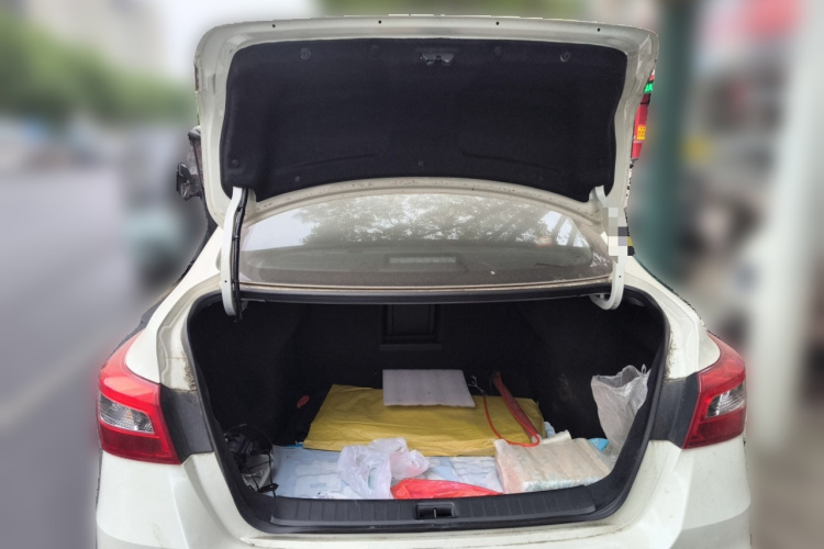 日产 轩逸 2024款 经典 1.6XL CVT豪华版中控内饰23