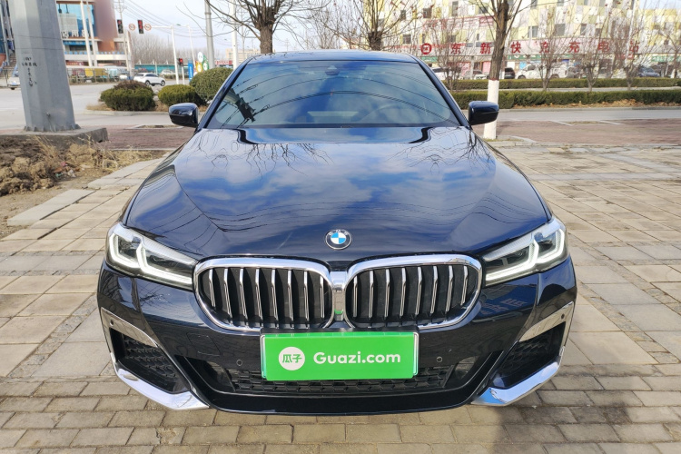 宝马5系新能源 2021款 535Le M运动套装车身外观2