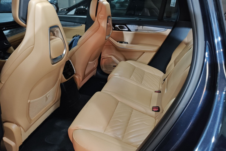 领克09 EM-P 2023款 2.0TD EM-P 四驱亚运行政版 五座中控内饰21