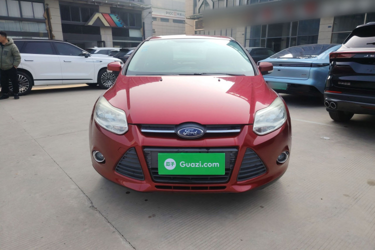 福特 福克斯 2012款 三厢 1.6L 自动风尚型车身外观2