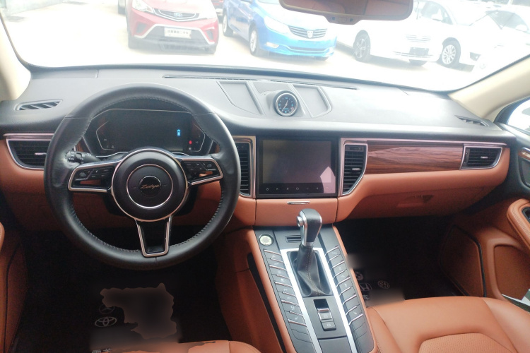 众泰SR9 2017款 2.0T 自动极致之梦版中控内饰12