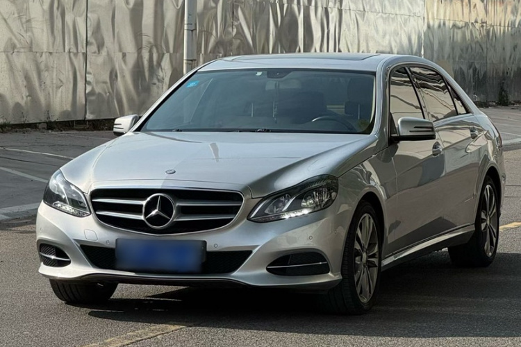 奔驰E级 2014款 E 260 L 运动型车身外观1