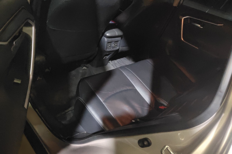 丰田 威兰达 2021款 2.0L CVT两驱豪华版中控内饰7004