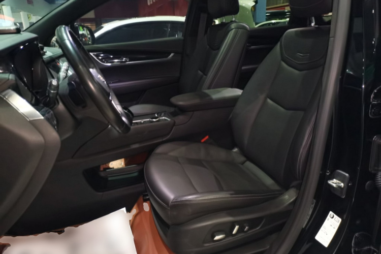 凯迪拉克XT5 2020款 改款 28T 豪华型中控内饰19